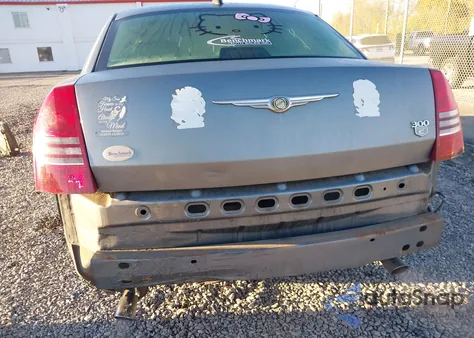 2006 Chrysler 300C из США, поврежденный, VIN 2C3KA63H16H194668